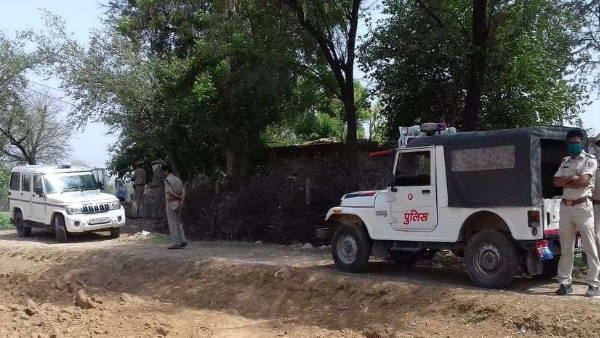 मंदिर में रखा हुआ जहरीला पदार्थ