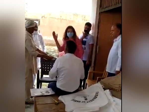 सोनाली फोगाट के खिलाफ केस दर्ज