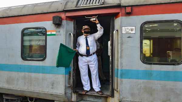 200 passengers did not board on train by mistake of railway department 200 passengers did not board on train by mistake of railway department