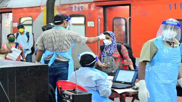 एक तरफ से फुल, दूसरी ओर से सीटें खाली