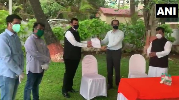 Devendra Fadnavis meets CM Uddhav Thackeray submitted memorandum of Nisarga affected people for help Devendra Fadnavis meets CM Uddhav Thackeray submitted memorandum of Nisarga affected people for help
