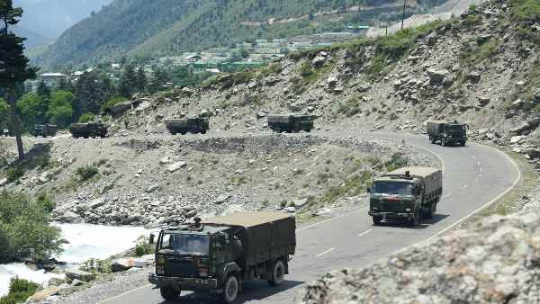 एलएसी पर बड़ी संख्या में भारतीय सेना की तैनाती
