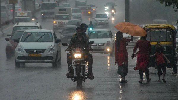 यूपी के कुछ इलाकों में Orange Alert जारी