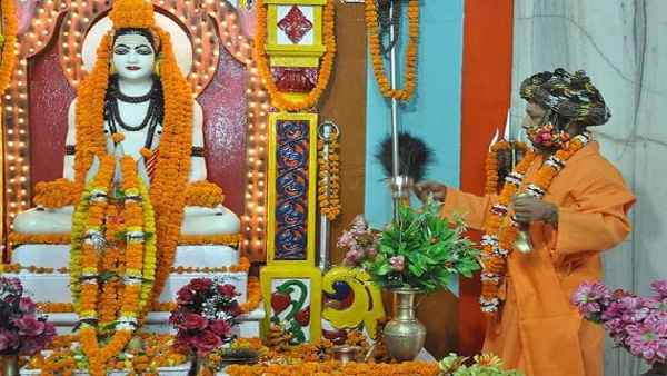 नेपाल राजपरिवार के लिए गोरखनाथ बाबा क्यों हैं इतने हैं खास