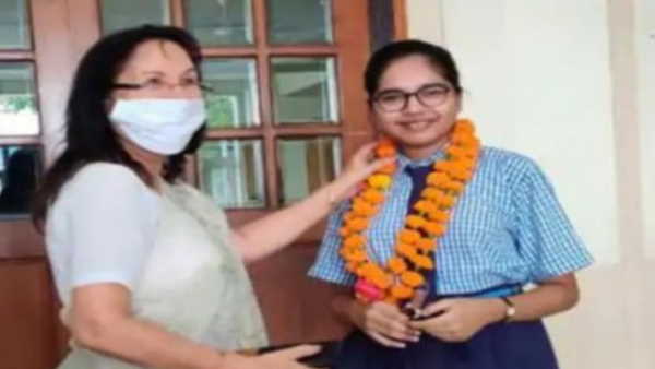 घर और स्कूल में खुशी का माहौल