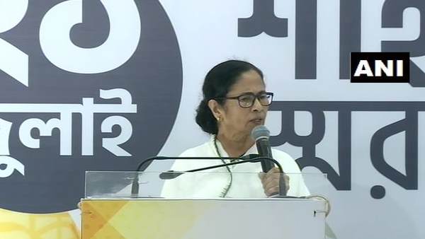 west bengal, cm mamata banerjee, mamata banerjee, west bengal cm mamata banerjee, tmc, bjp, assembly election, riots, martyr day, martyr day rally, mamata banejee attacks on bjp, पश्चिम बंगाल, ममता बनर्जी, मुख्यमंत्री ममता बनर्जी, भाजपा, टीएमसी, विधानसभा चुनाव, दंगे, शरीद दिवस, शहीद दिवस रैली, ममता ने साधा भाजपा पर निशाना west bengal, cm mamata banerjee, mamata banerjee, west bengal cm mamata banerjee, tmc, bjp, assembly election, riots, martyr day, martyr day rally, mamata banejee attacks on bjp, पश्चिम बंगाल, ममता बनर्जी, मुख्यमंत्री ममता बनर्जी, भाजपा, टीएमसी, विधानसभा चुनाव, दंगे, शरीद दिवस, शहीद दिवस रैली, ममता ने साधा भाजपा पर निशाना