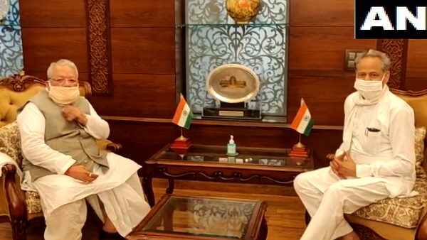 हर साल होता रहा है एटहोम कार्यक्रम