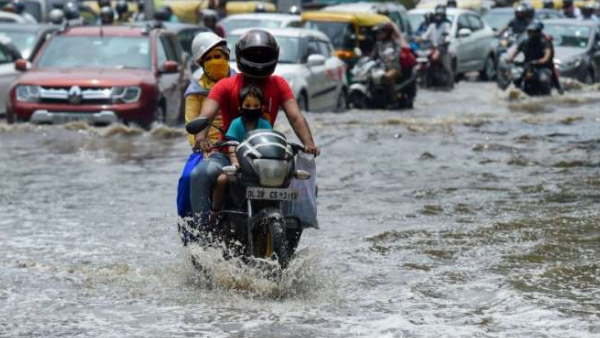 हल्की और मध्यम बारिश हो सकती है...