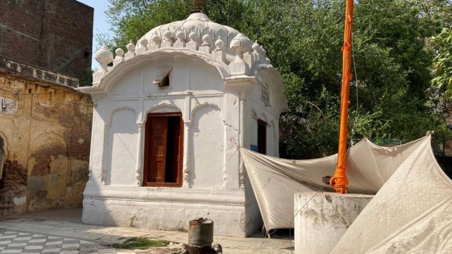 पाकिस्तान: लाहौर में गुरुद्वारे को मस्जिद बनाने के प्रस्ताव की पूरी सच्चाई पाकिस्तान: लाहौर में गुरुद्वारे को मस्जिद बनाने के प्रस्ताव की पूरी सच्चाई