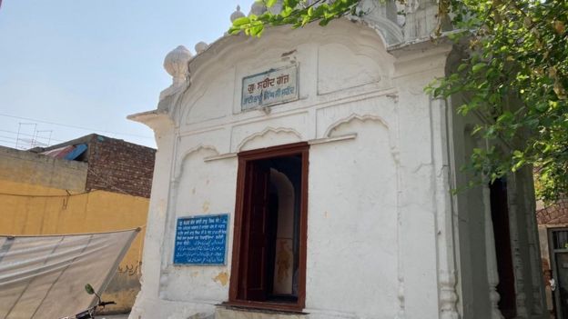 पाकिस्तान: लाहौर में गुरुद्वारे को मस्जिद बनाने के प्रस्ताव की पूरी सच्चाई पाकिस्तान: लाहौर में गुरुद्वारे को मस्जिद बनाने के प्रस्ताव की पूरी सच्चाई