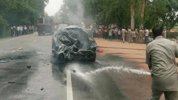 three killed four injured in road accident in hathras three killed four injured in road accident in hathras
