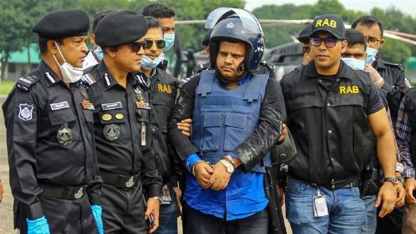 42 वर्षीय आरोपी डाक्टर की पहचान मोहम्मद शाहिद के रूप में हुई है