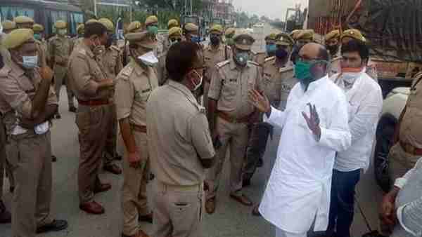 Police detain UP Congress chief Ajay kumar Lallu while he was going to Sonbhadra Police detain UP Congress chief Ajay kumar Lallu while he was going to Sonbhadra