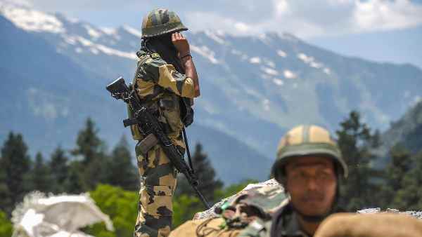 जम्मू-कश्मीर में हालात बदलने से बदले की ताक में पाकिस्तान