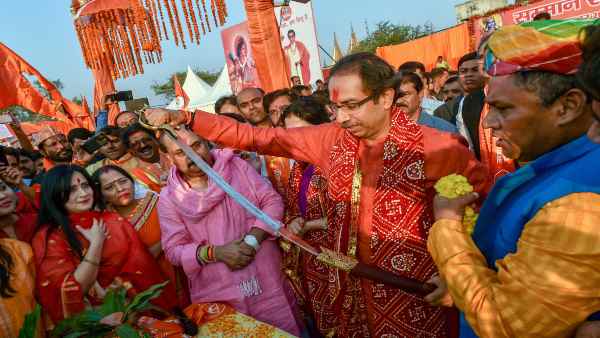 नेपाली पीएम ओली को 'हिंदूद्रोही' बताया