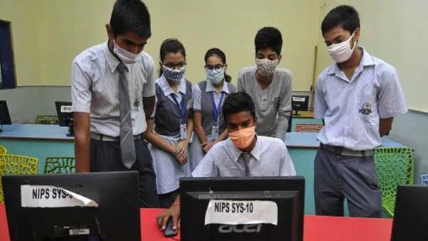 ये बने कॉमर्स में टॉपर