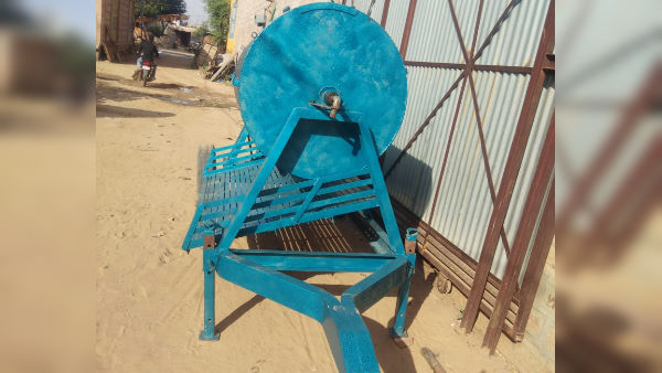 गाजर धोने की मशीन बना डाली