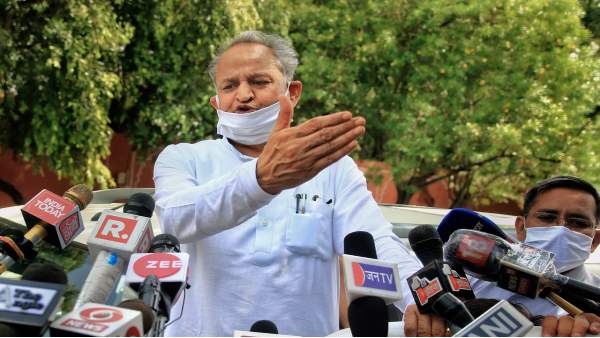 CM गहलोत को डर है कि सदन में अगर शक्ति परीक्षण की नौबत आती है तो