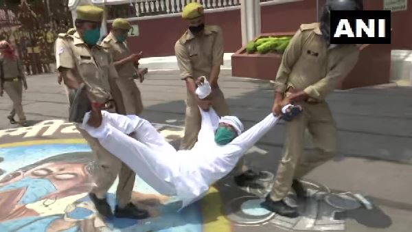 Speak Up for Democracy campaign Congress leaders detained while protesting in lucknow Speak Up for Democracy campaign Congress leaders detained while protesting in lucknow