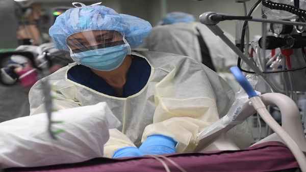 डाक्टर ने बताया तबियत बिगड़ने पर वेंटिलेटर पर रखा गया था