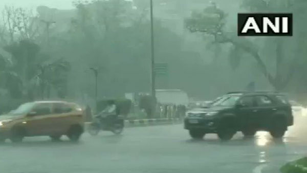 भारी बारिश से फिर दिल्ली बेहाल