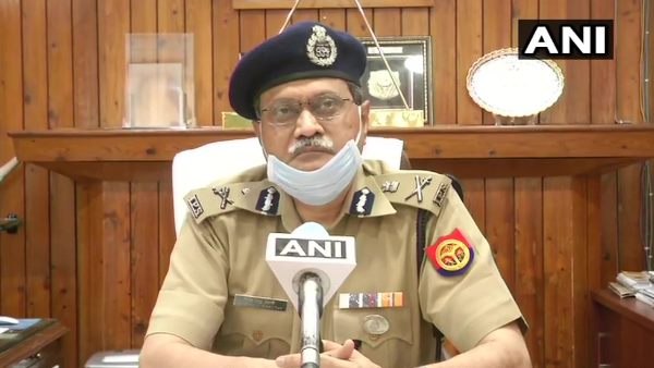 'घात लगाए बैठे थे बदमाश, छत से की फायरिंग'