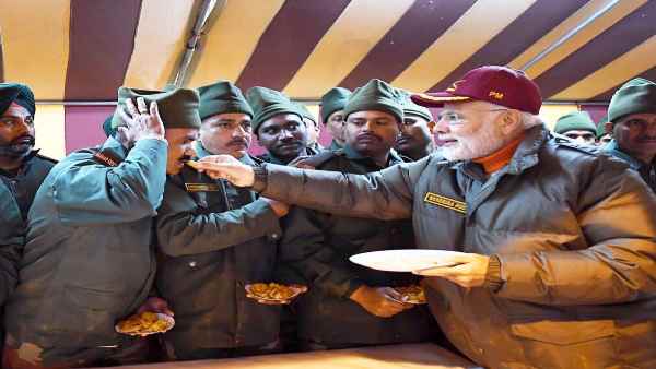 2018- उत्तराखंड में जवानों के बीच पीएम मोदी की दिवाली
