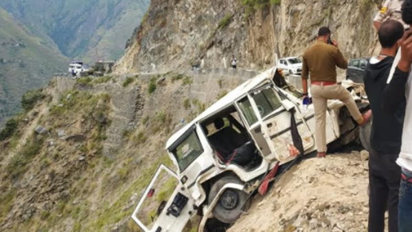 हिमाचल प्रदेश के चंबा में खाई में गिरी, पांच की मौत हिमाचल प्रदेश के चंबा में खाई में गिरी, पांच की मौत