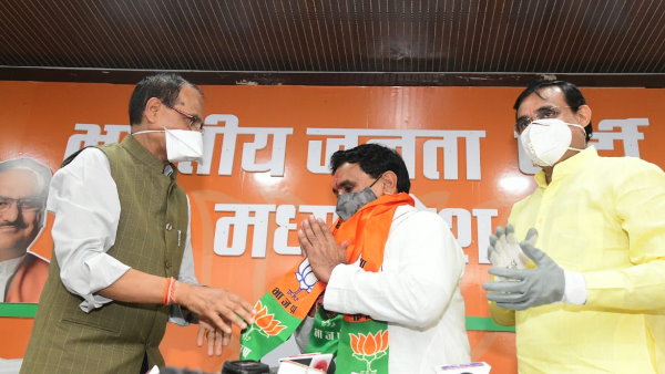 Narayan Patel joins BJP in presence of CM Shivraj Singh Chouhan in Bhopal Madhya Pradesh Narayan Patel joins BJP in presence of CM Shivraj Singh Chouhan in Bhopal Madhya Pradesh