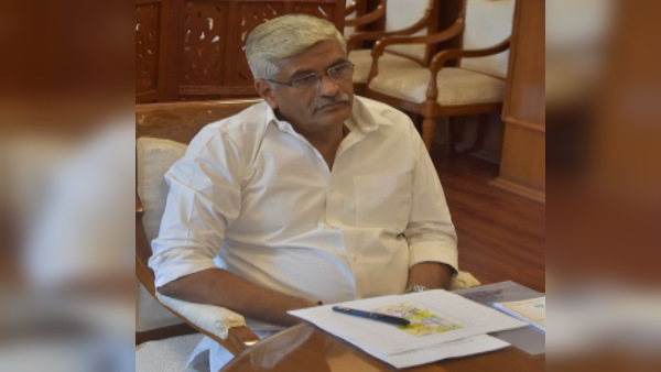 दिल्ली स्थित आवास पर पहुंची राजस्थान पुलिस