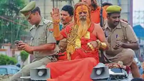 क्यों कहा जाता था गोल्डन बाबा