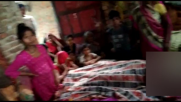man died due to wall collapse by heavy rain in gonda man died due to wall collapse by heavy rain in gonda