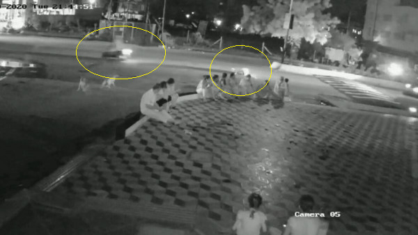 Watch: Vadodara LRD jawan killed when fallen off the bike of a accused of lockdown violation Watch: Vadodara LRD jawan killed when fallen off the bike of a accused of lockdown violation