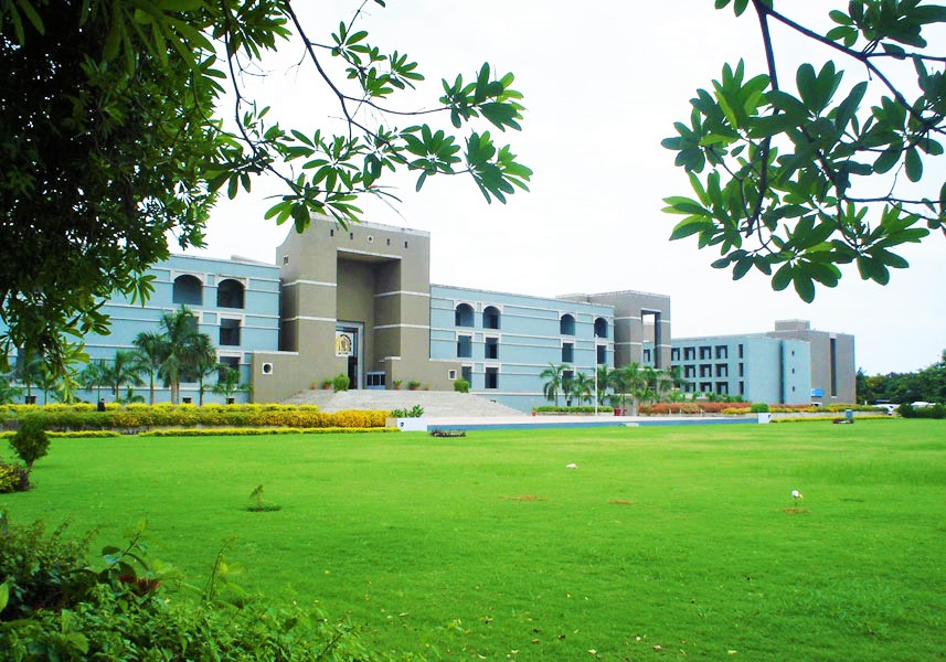 Gujarat High Court orders to govt for Land allocation to flats of 359 personnel Gujarat High Court orders to govt for Land allocation to flats of 359 personnel