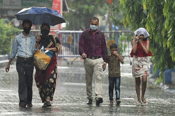 यूपी और पूर्वोत्तर में भारी बारिश