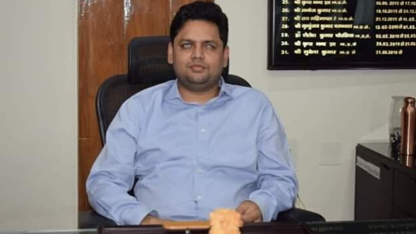 लड़ कर ली IAS अफसरी