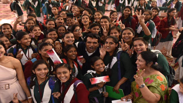आईएएस अभिषेक सिंह का परिवार