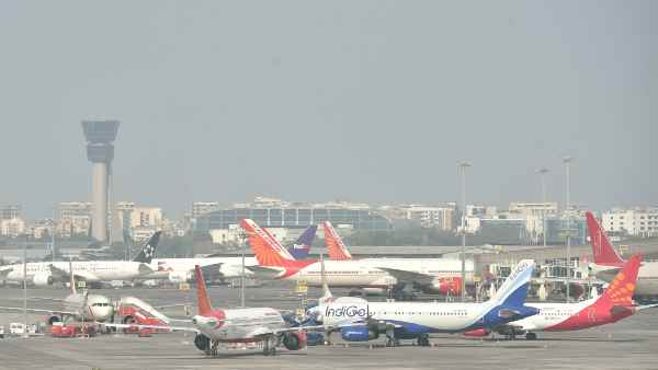 स्पेशल फ्लाइट्स में कौन कर सकते हैं यात्रा?