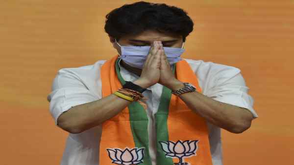 मध्य प्रदेश में शिवराज पर असरदार रहे 'महाराज'