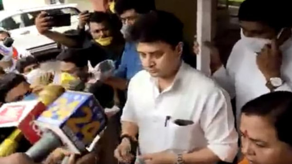 Rajya Sabha MP Jyotiraditya Scindia Meets with former MPS CM Uma Bharti Rajya Sabha MP Jyotiraditya Scindia Meets with former MPS CM Uma Bharti