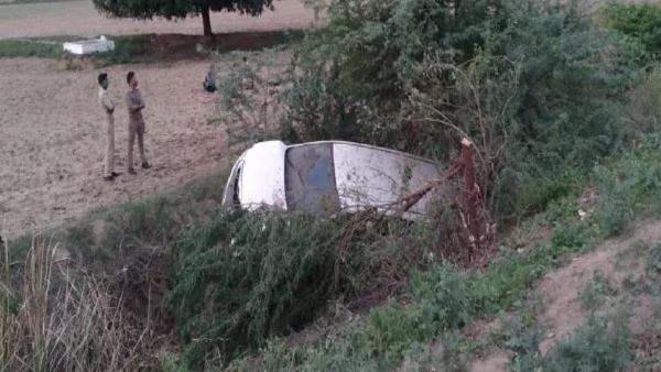 policeman killed in road accident in jhansi policeman killed in road accident in jhansi