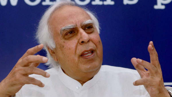 विकास दुबे एनकाउंटर पर कपिल सिब्बल ने उठाए सवाल, बोले- उससे संबंध रखने वालों को बचाने के लिए किया गया ऐसा विकास दुबे एनकाउंटर पर कपिल सिब्बल ने उठाए सवाल, बोले- उससे संबंध रखने वालों को बचाने के लिए किया गया ऐसा
