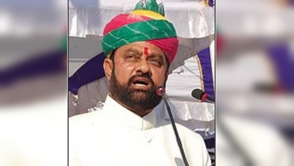 विधायक रमीला खड़िया व महेन्द्र जीत सिंह मालवीय का भी जिक्र