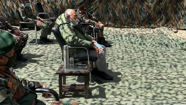 PM मोदी ने इंस्टाग्राम पर पोस्ट की लद्दाख यात्रा की तस्वीर