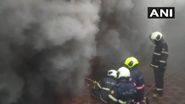 fire, shopping centre, borivali, borivali west, fire broke out in borivali mumbai, mumbai, mumbai fire, आग, मुंबई, शॉपिंग सेंटर, बोरीवली वेस्ट, बोरीवली, मुंबई के बोरीवली में आग fire, shopping centre, borivali, borivali west, fire broke out in borivali mumbai, mumbai, mumbai fire, आग, मुंबई, शॉपिंग सेंटर, बोरीवली वेस्ट, बोरीवली, मुंबई के बोरीवली में आग
