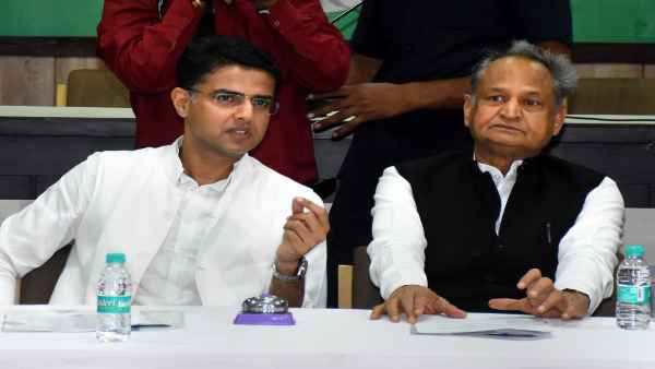 गहलोत इस्तीफा दें और पायलट प्रदेश के 'पायलट' बन जाएं