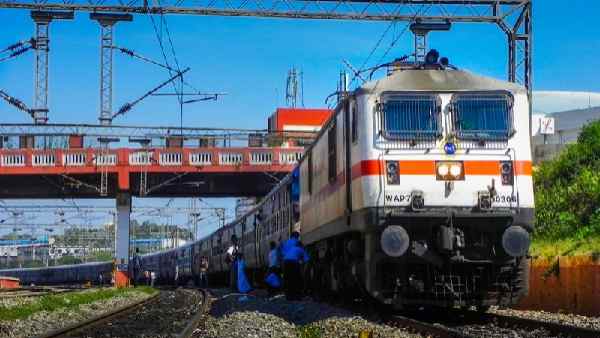 6,500 रेलवे इंजनों की हो रही है सैटेलाइट ट्रैकिंग
