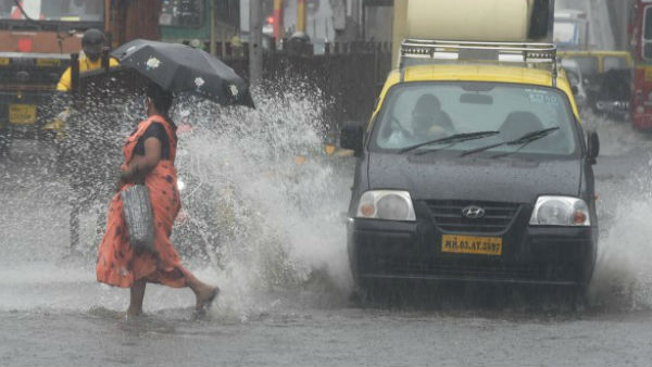 लोगों को समंदर किनारे जाने से रोका गया
