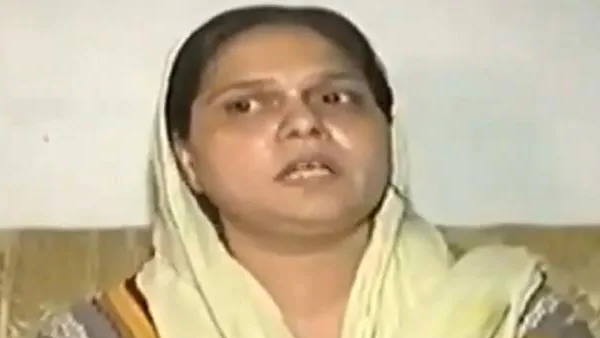 टूटे कॉम्प्लेक्स में बिताए सात दिन