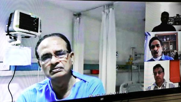 वीडियो कांफ्रेंसिग बैठक में CM ने मेधावी छात्रों को लैपटाप स्कीम पर लगाई मुहर